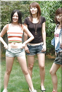 Cute China Chicks Flash their Sweet Pussies: Outdoors Strip